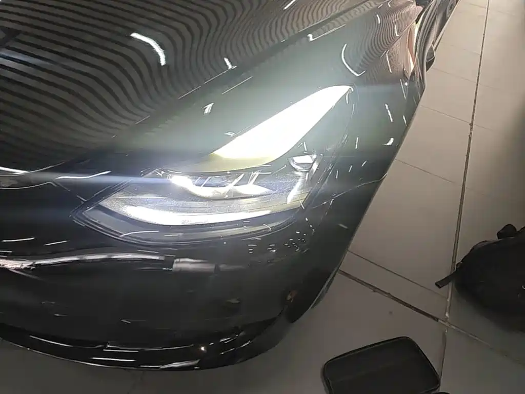 Фото 24 - Tesla Model 3