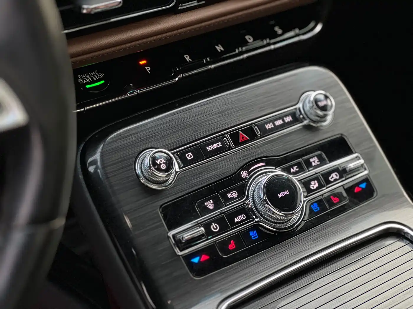 LINCOLN NAVIGATOR (IMPORT)