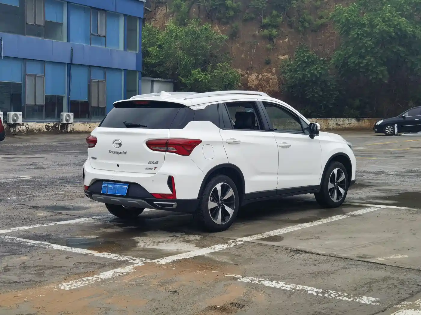GAC Trumpchi Trumpchi GS4 2018 235T DCT 2WD Luxury Smart Connect Million Commemorative Edition фото 10