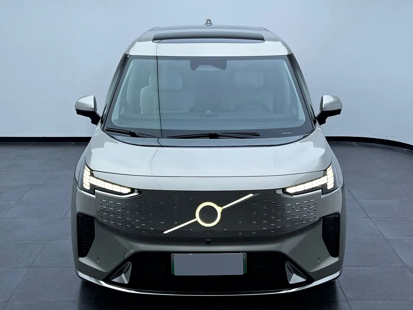 Volvo EM90 2024 2025 Ultra Six-Seater