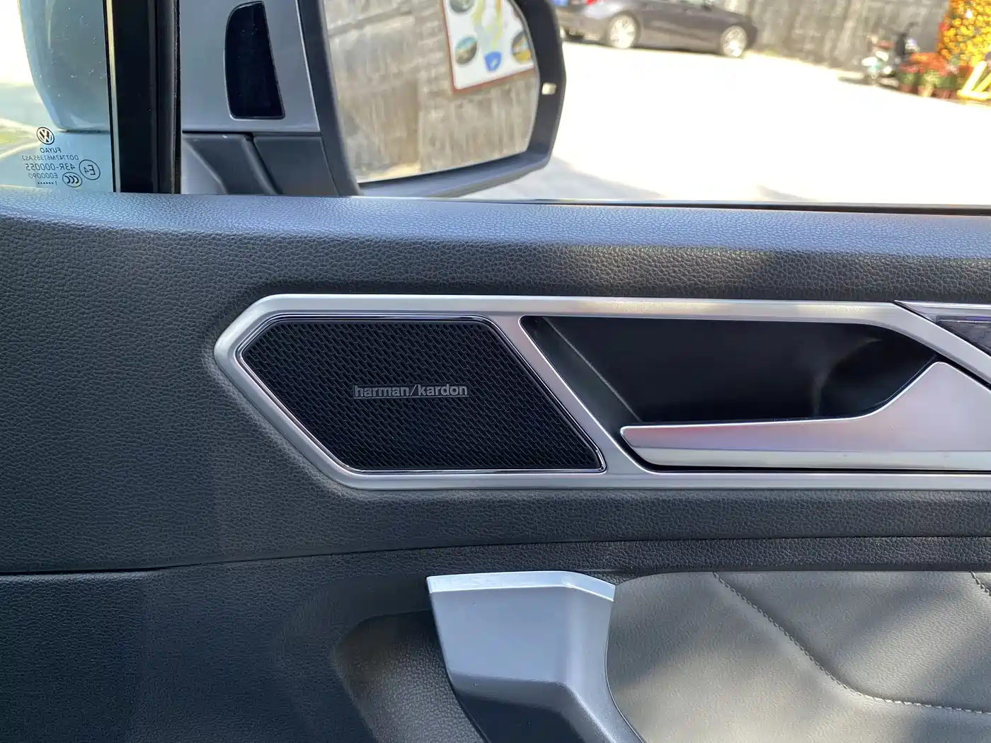 Volkswagen Tiguan L 2022 330TSI Automatic 2WD R-Line Flagship Edition фото 11