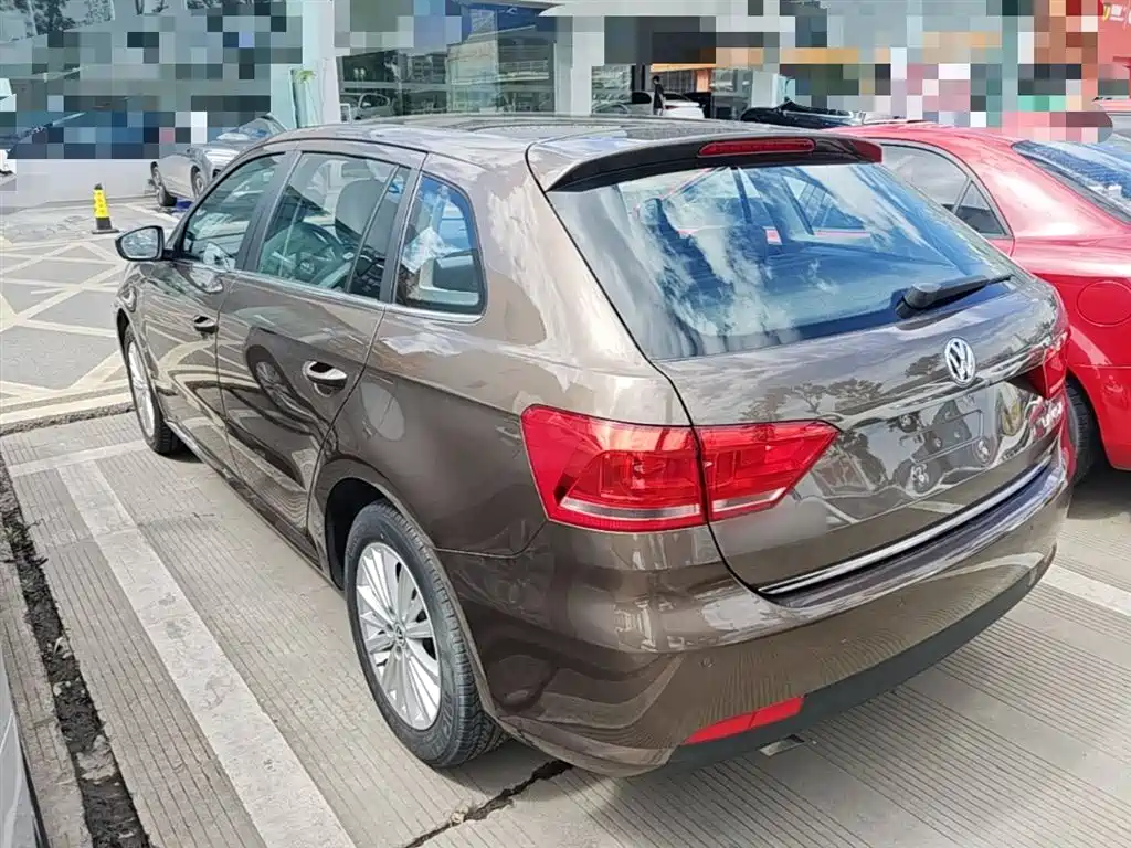 Volkswagen Lavida Tour 2013 1.6L Automatic Comfort фото 5