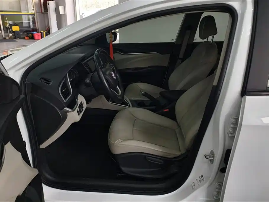 Buick Excelle 2019 15T DCT Connected Elite Type China VI фото 9