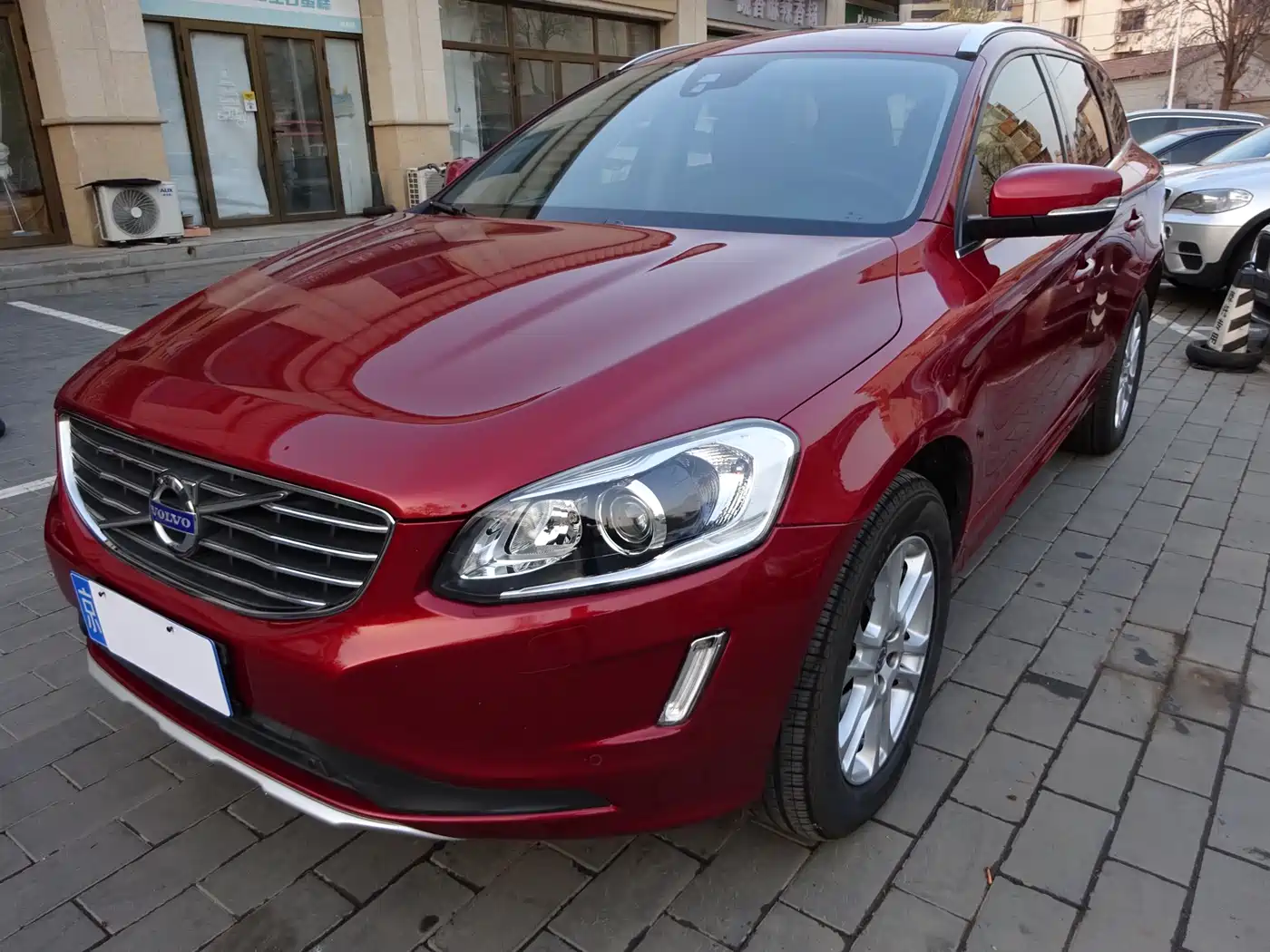 VOLVO XC60