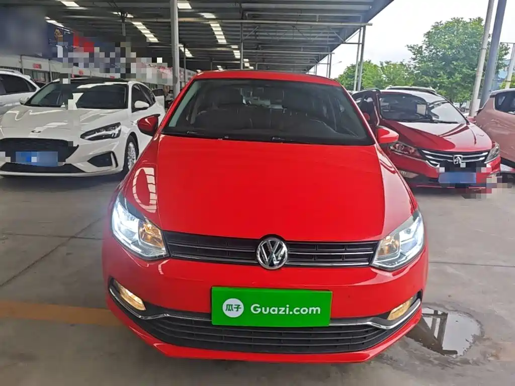 Volkswagen Polo 2014 1.6L Automatic Luxury Edition фото 3