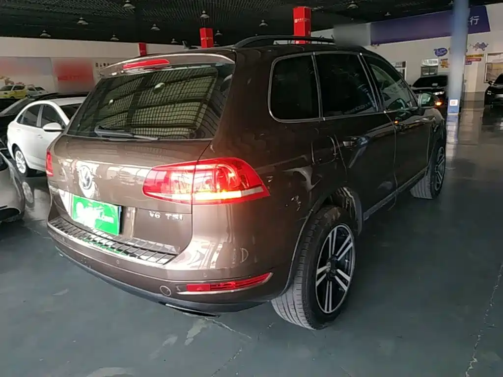 Фото 7 - Volkswagen Touareg