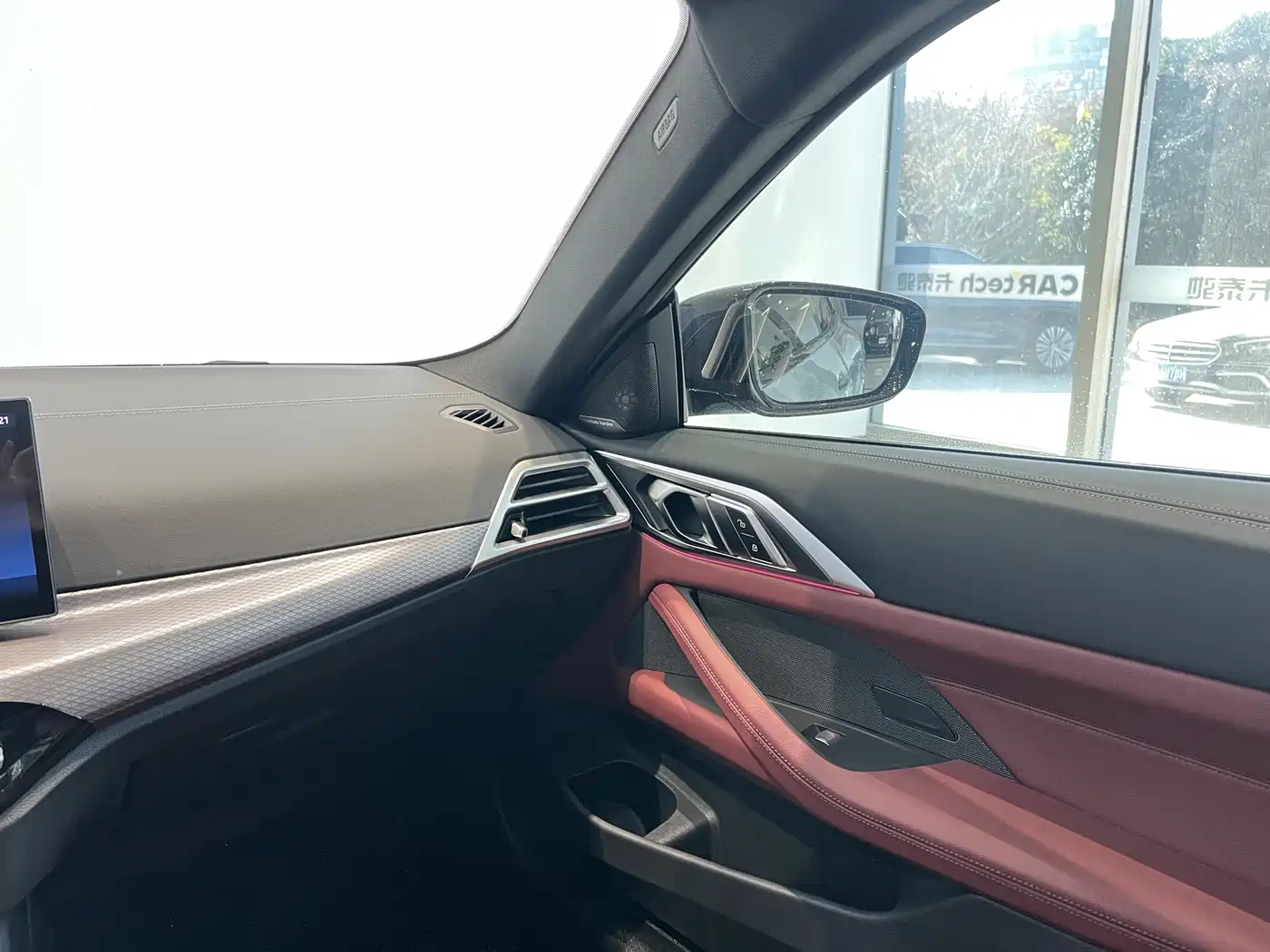 BMW 4 Series 2024 430i M Sport Shadow Edition фото 13