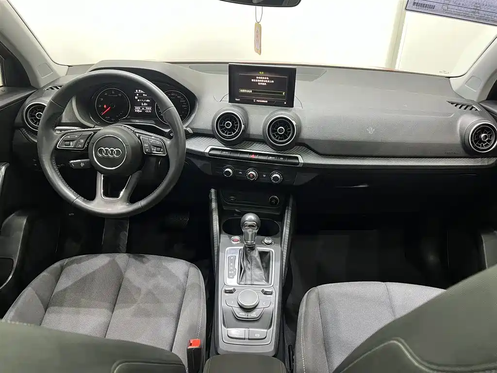 Audi Q2L 2018 35 TFSI Launch Exclusive Edition China VI фото 11
