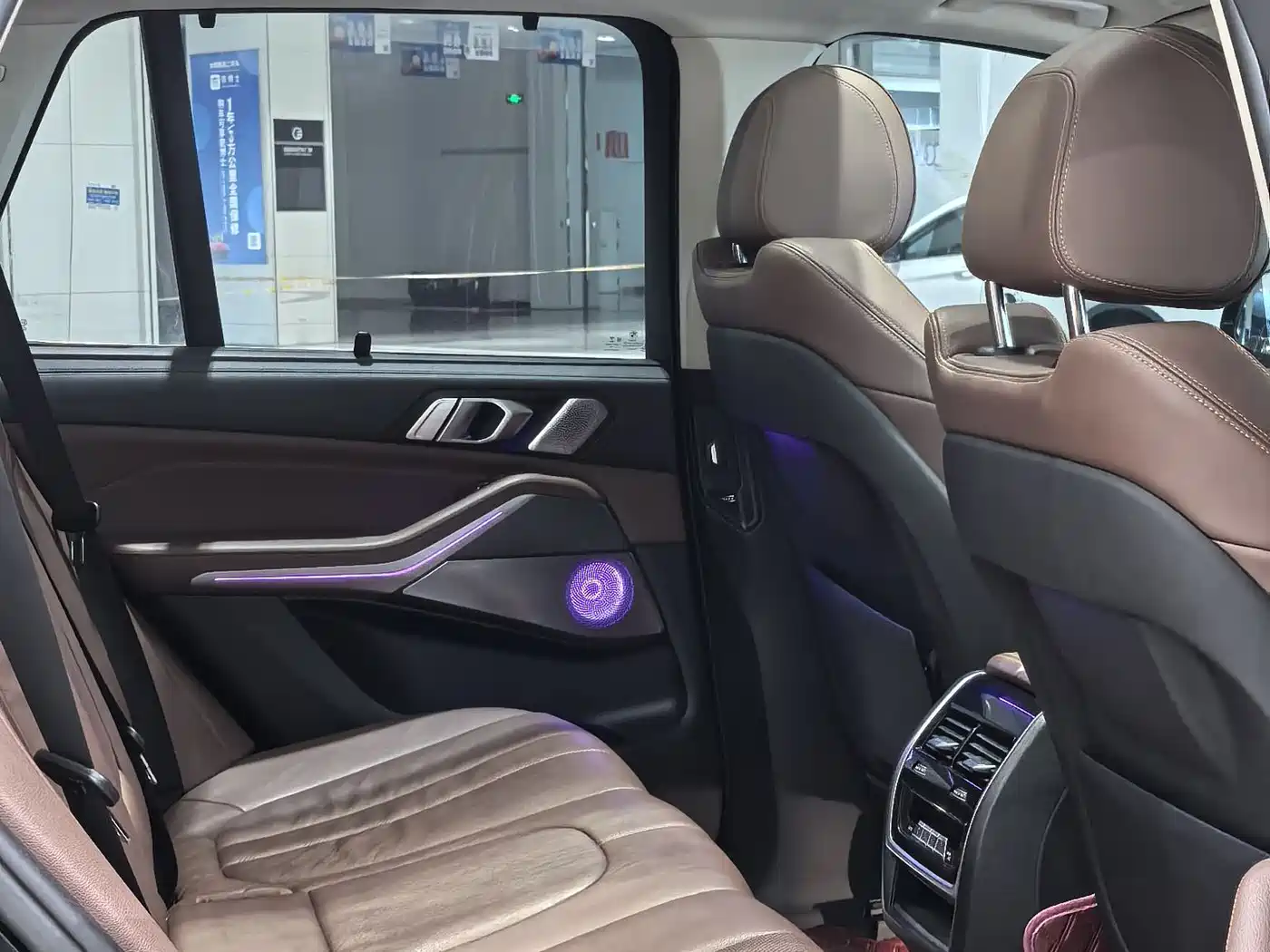 BMW X5 (Import) 2019 xDrive40i Exclusive M Sport Package фото 4