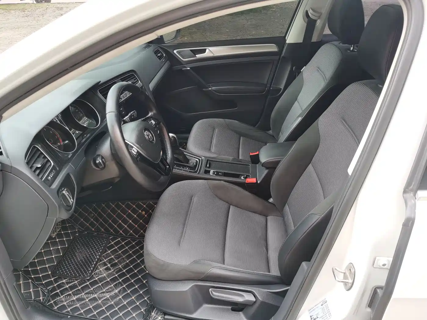 Volkswagen Golf 2019 1.6L Auto Comfort (China V) фото 7