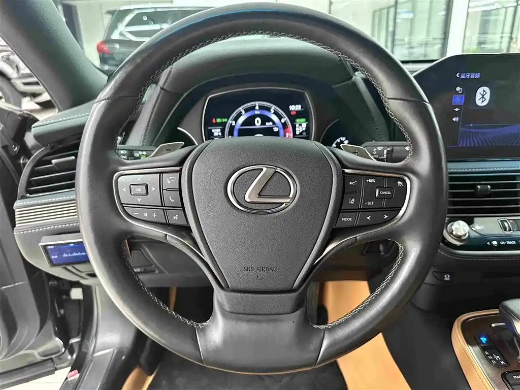 Lexus LS 2022 2021 500h Excellence Edition