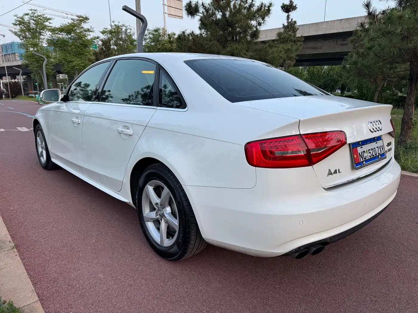 Audi A4L 2013 35 TFSI Automatic Comfort фото 8