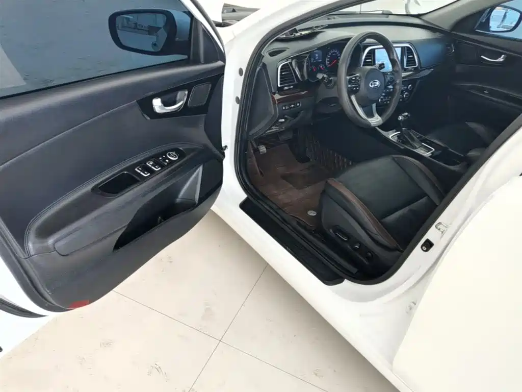 Kia Kaishen 2017 1.8L Automatic GLS фото 16