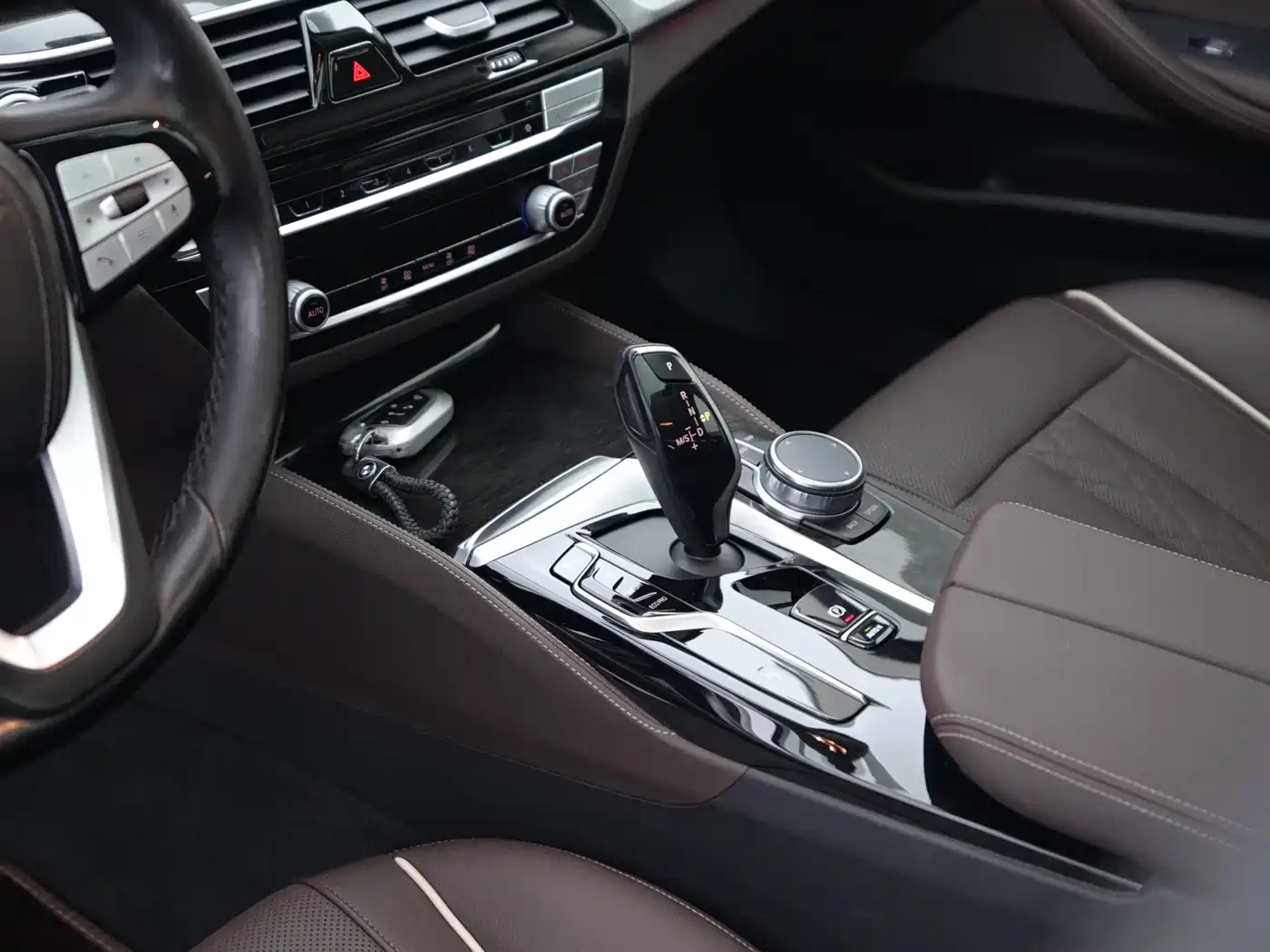 BMW 5 Series 2021 525Li Luxury Package фото 18
