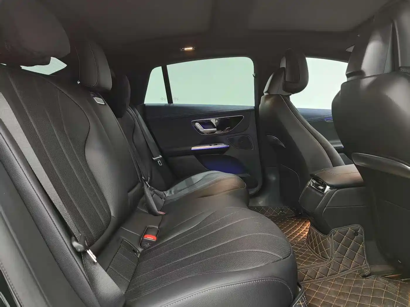 Mercedes-Benz EQE 2022 350 Pioneer Edition фото 13