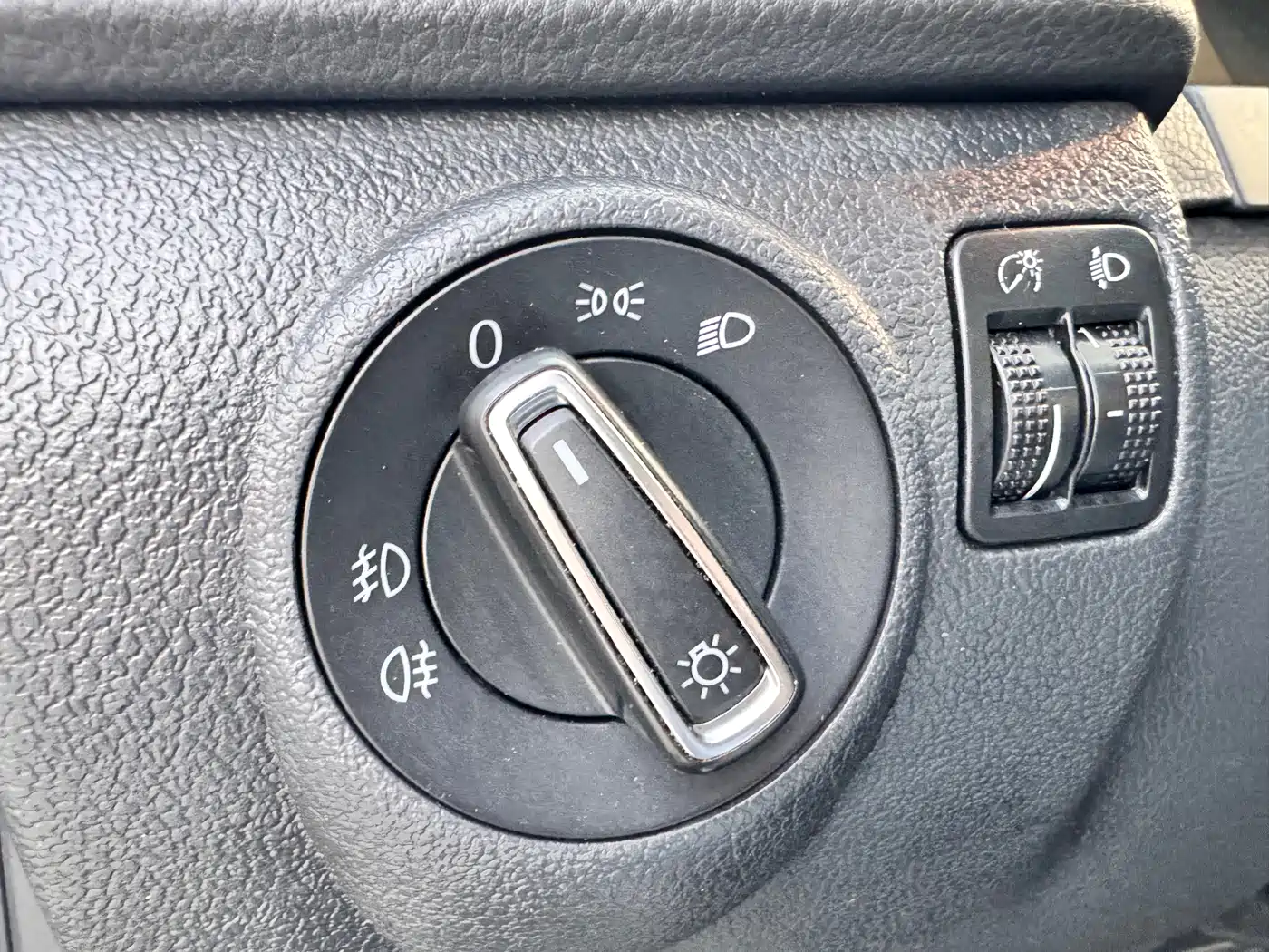 Volkswagen Tiguan 2015 1.8TSI Automatic 4WD Highline фото 23