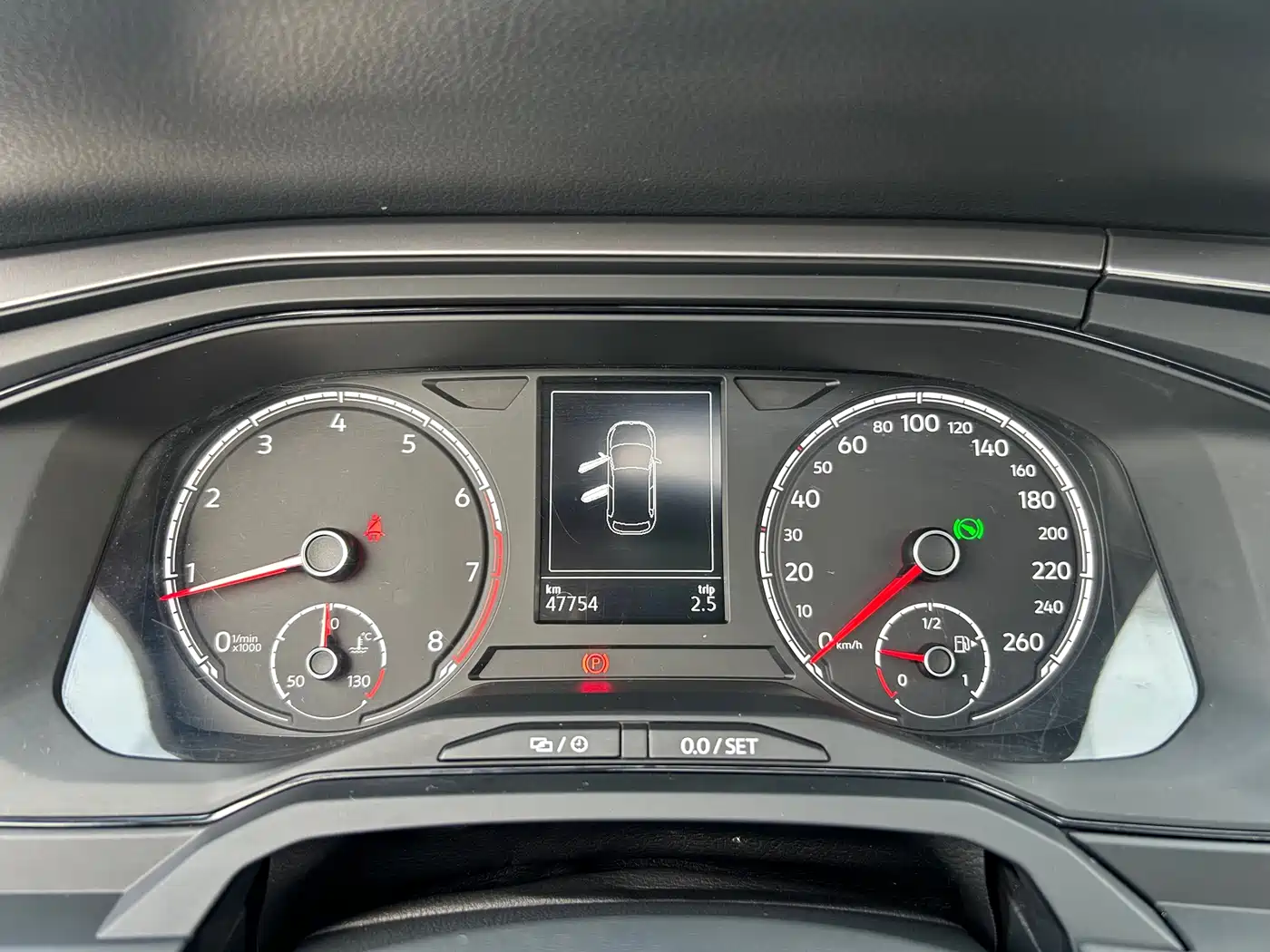 Volkswagen Polo 2019 Plus 1.5L Automatic Panorama Enjoyment Edition фото 4