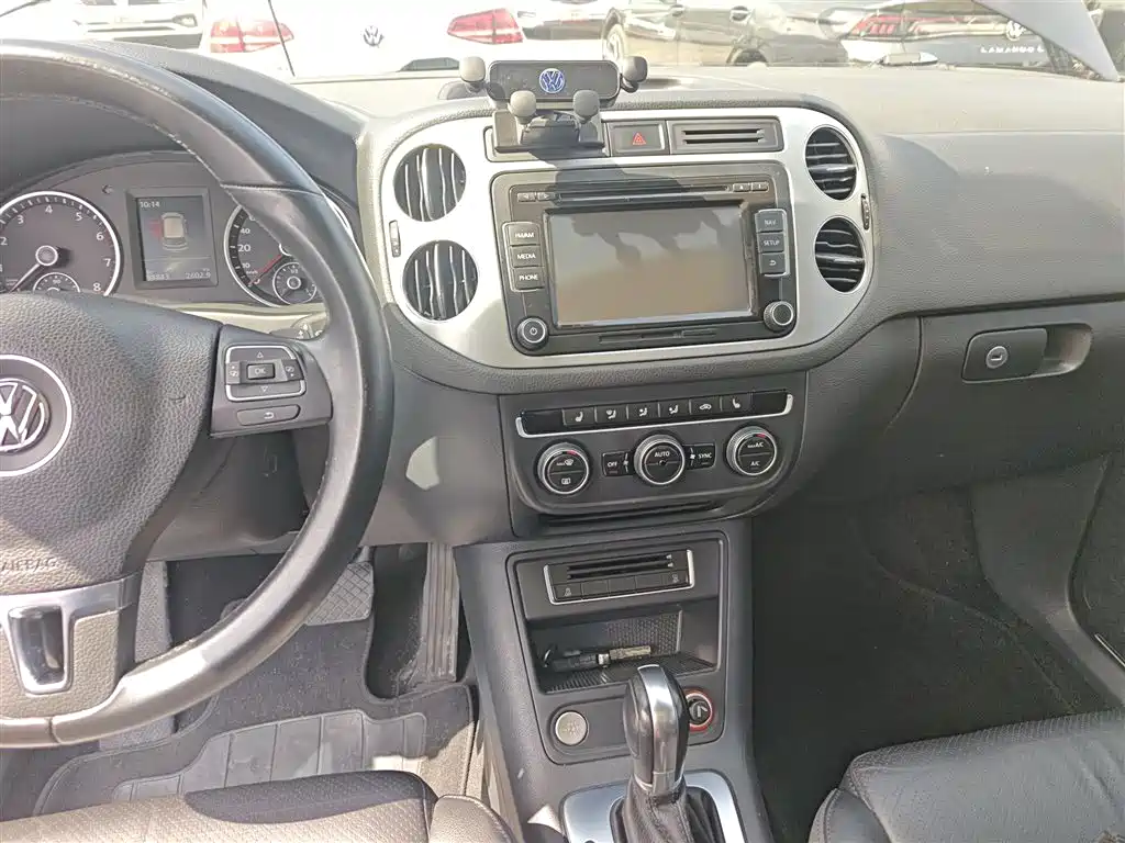 Volkswagen Tiguan 2015 1.8TSI Automatic 2WD Highline фото 13