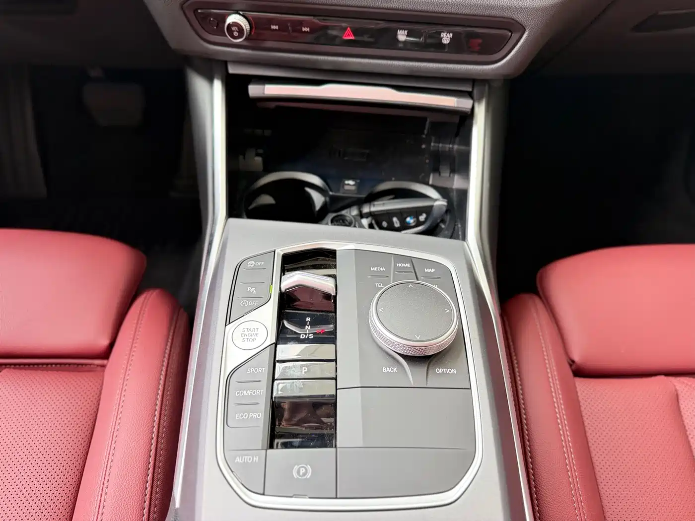 BMW 3 Series 2025 325i M Sport Package фото 12