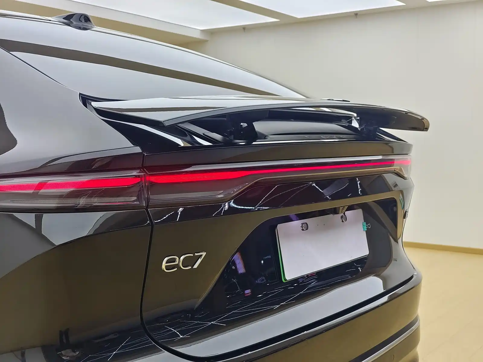 Фото 21 - NIO EC7