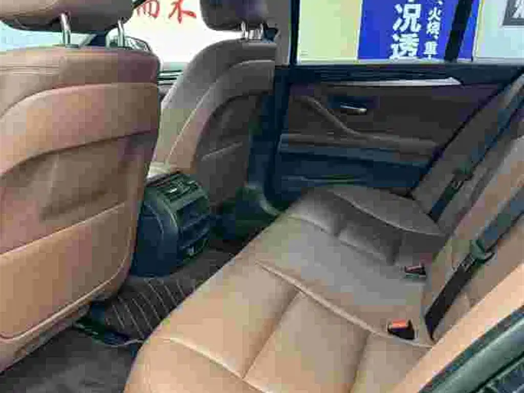 BMW 5 Series (Import) 2014 520i Classic фото 8