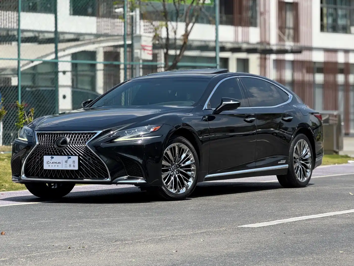Lexus LS 2018 500h Executive Edition China V