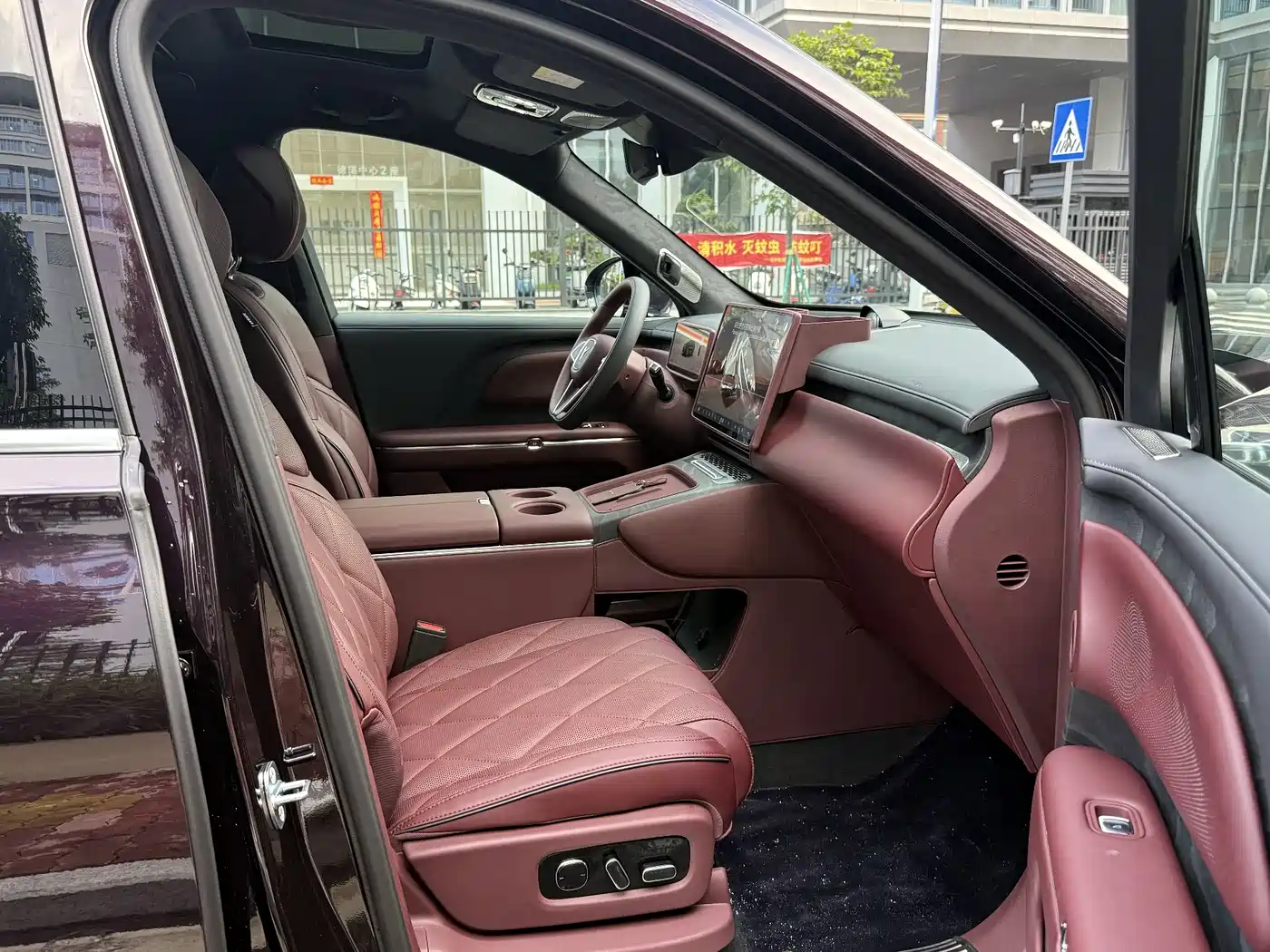 Voyah Auto VOYAH Taisan 2026 Model Base фото 16