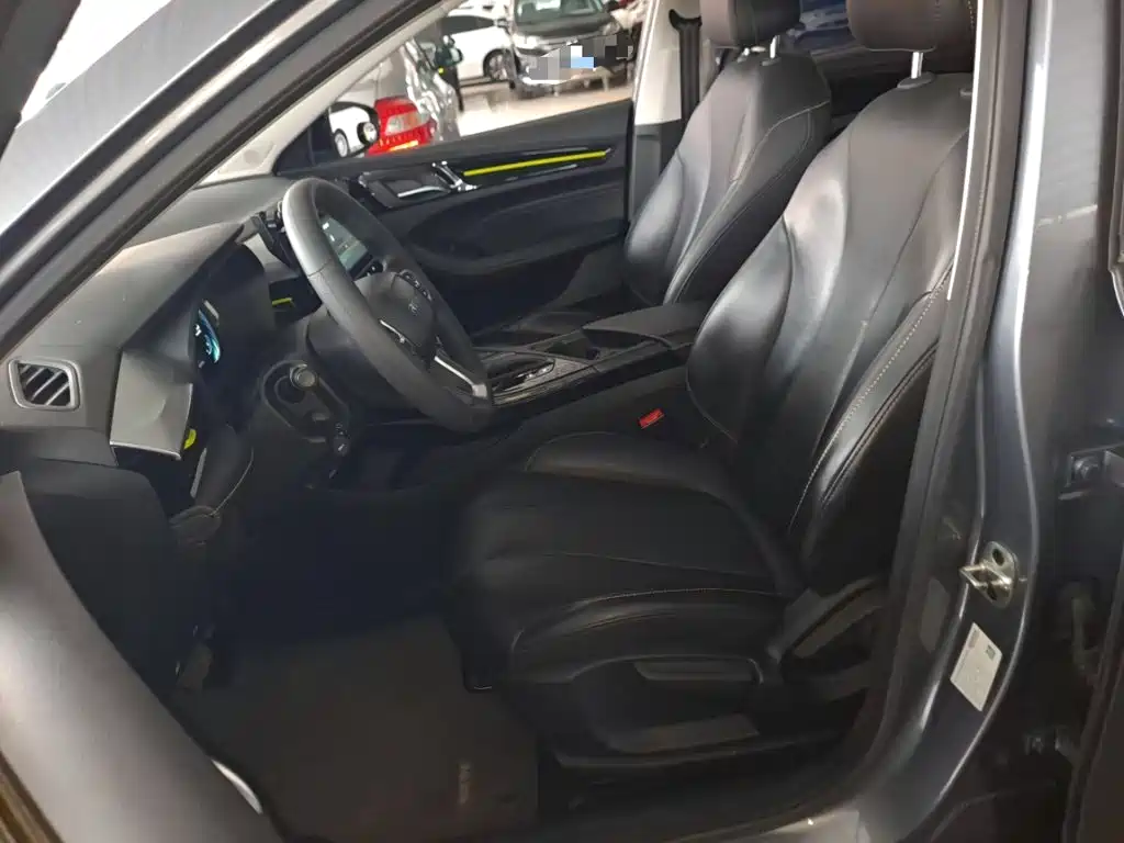 Фото 7 - Roewe i5