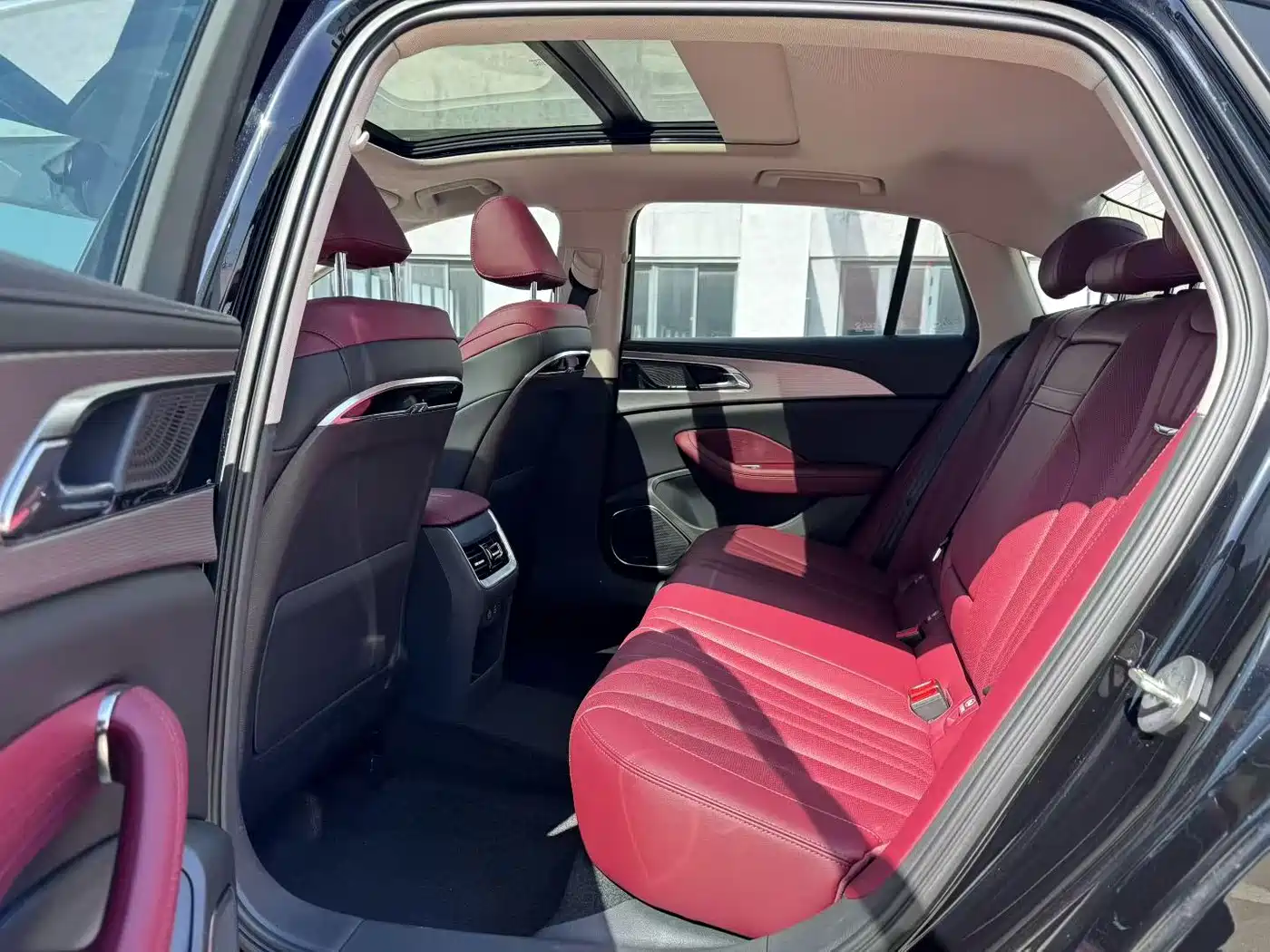 Hongqi H5 2024 1.5T DCT Smart Connect Flag Rhythm Edition фото 9