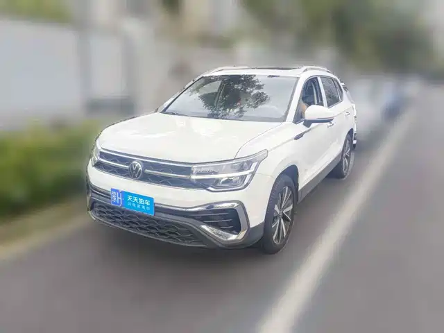 Volkswagen Tharu 2023 300TSI 2WD Bright Moon Edition — фото 1
