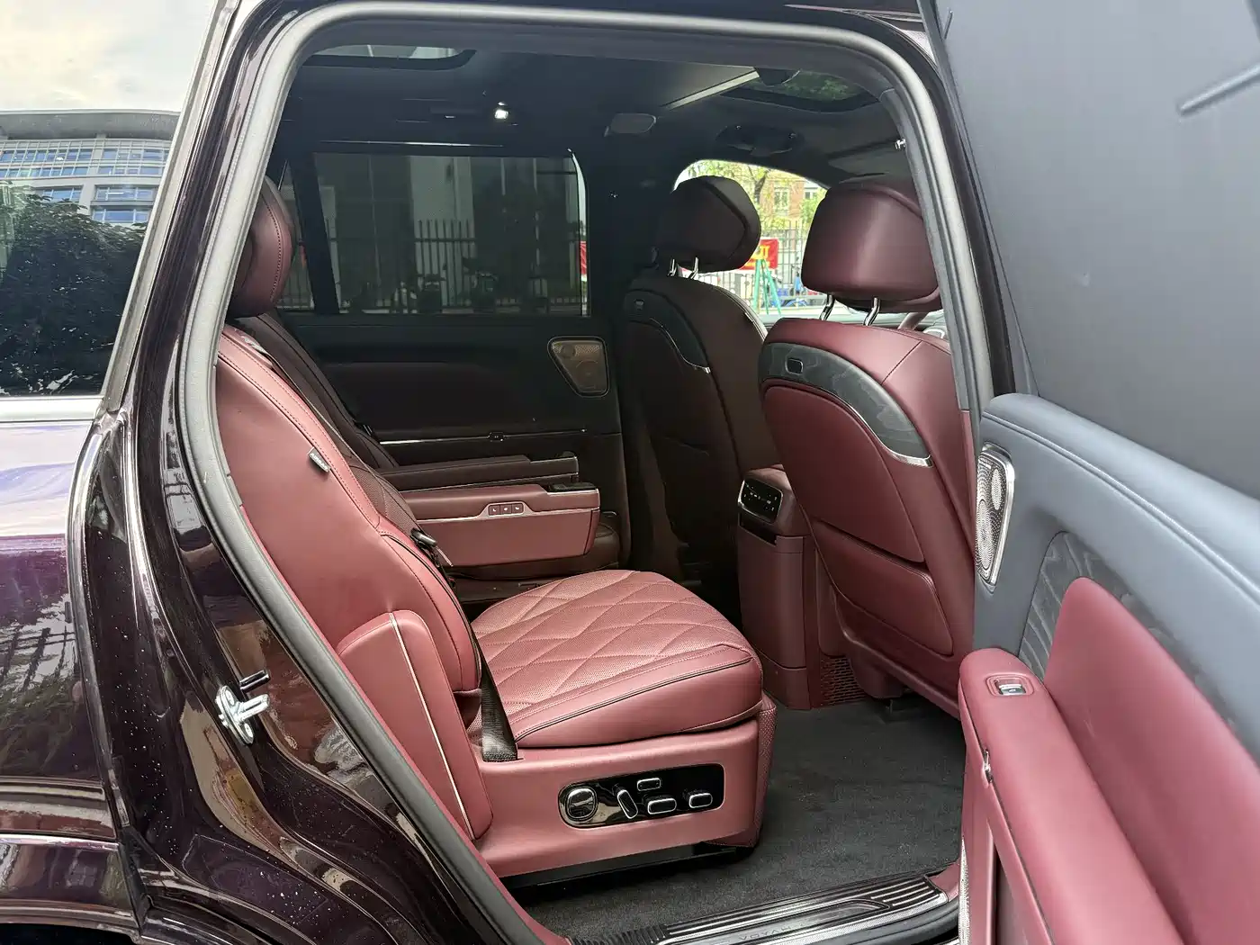 Voyah Auto VOYAH Taisan 2026 Model Base фото 17