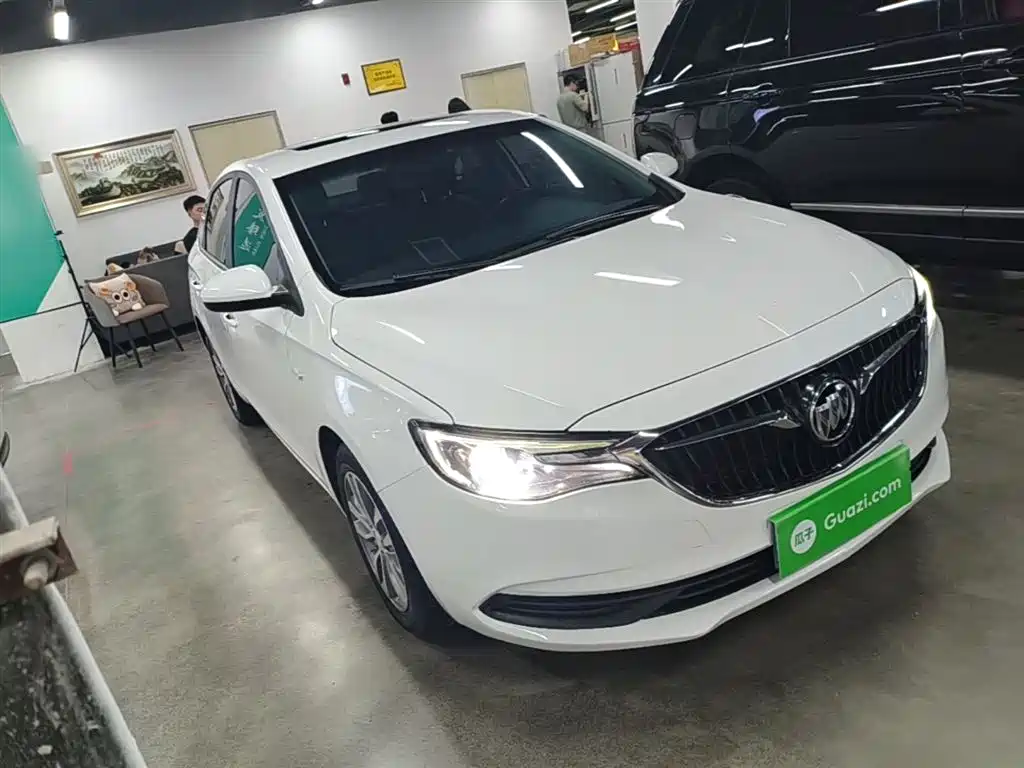 Buick Excelle 2018 18T Automatic Elite фото 4