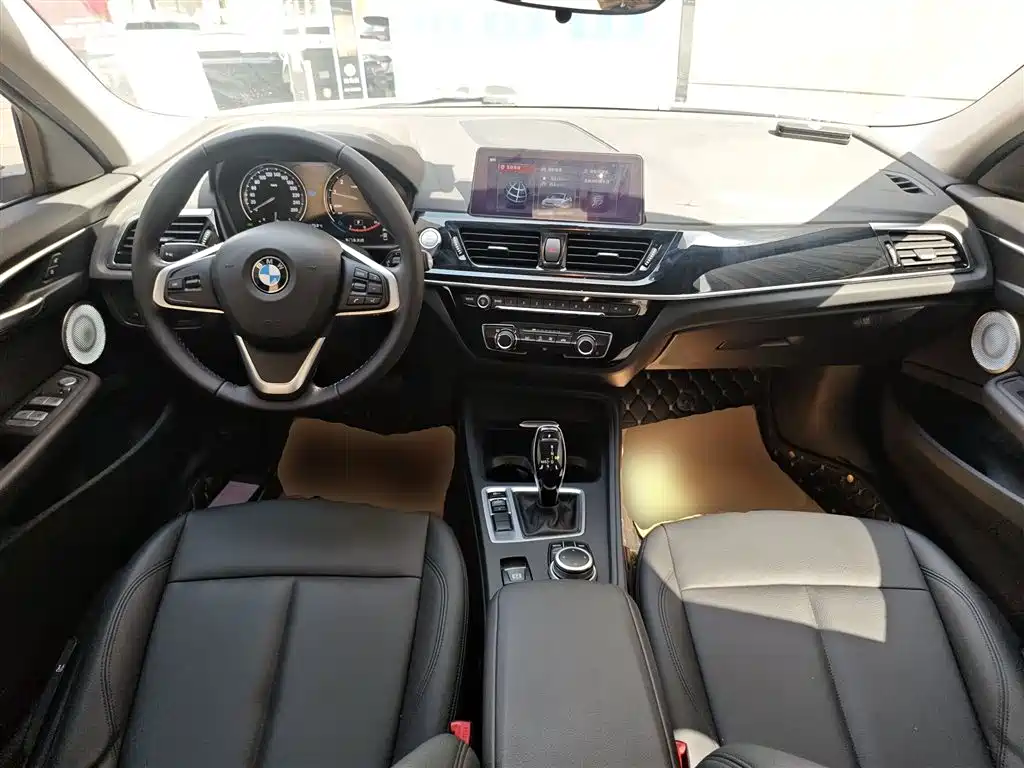 BMW 1-SERIES