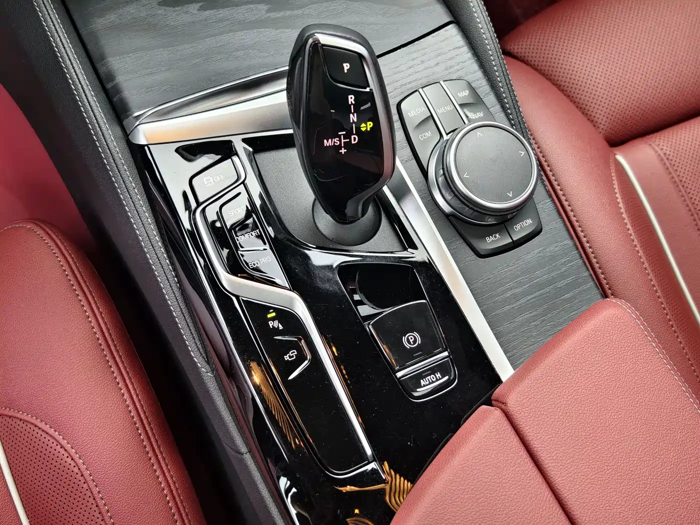 BMW 5 Series 2021 530Li Premium M Sport Package фото 9