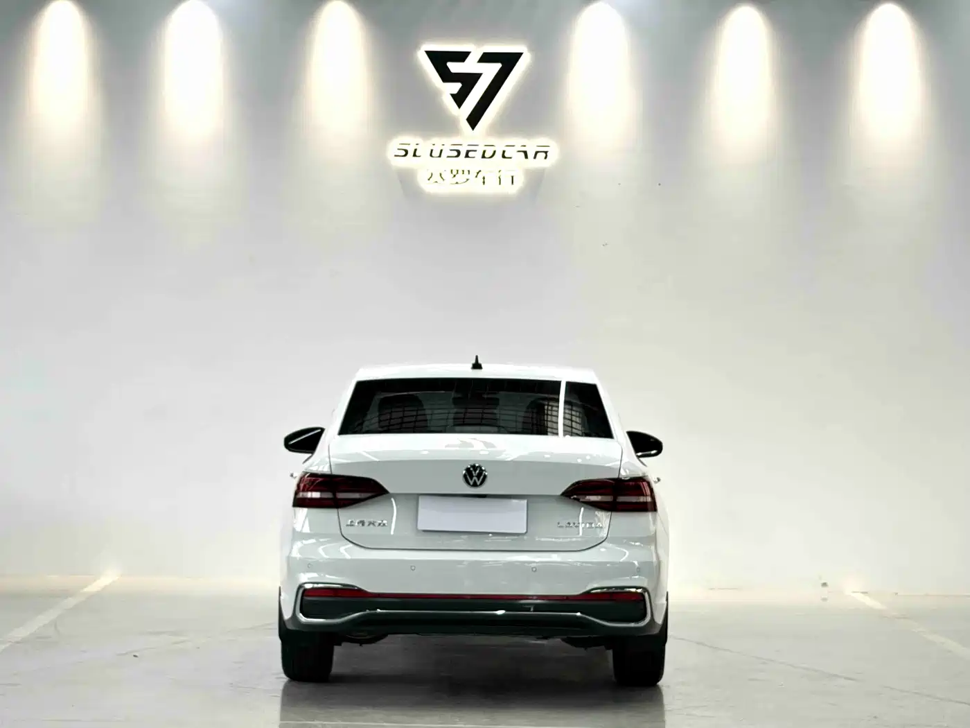Volkswagen Lavida 2023 1.5L Automatic Starlight 5 Million Edition фото 8