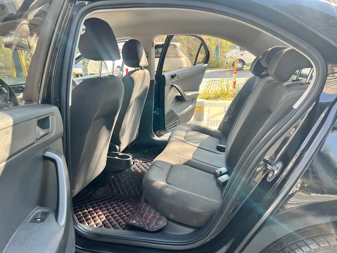 Volkswagen Santana 2013 1.6L Manual Trend Edition фото 18
