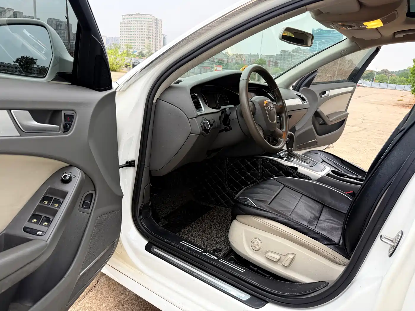 Photo 13 - Audi A4L