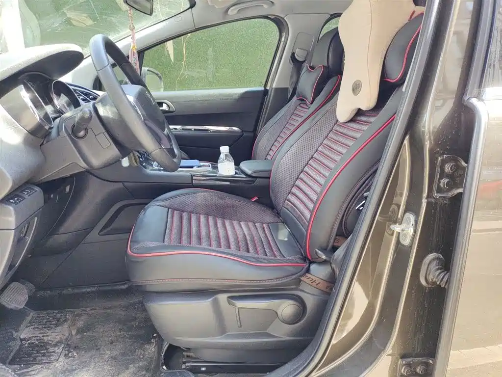 Peugeot 3008 2015 2.0L Automatic Classic Edition фото 8