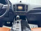 Photo 32 - Maserati Levante