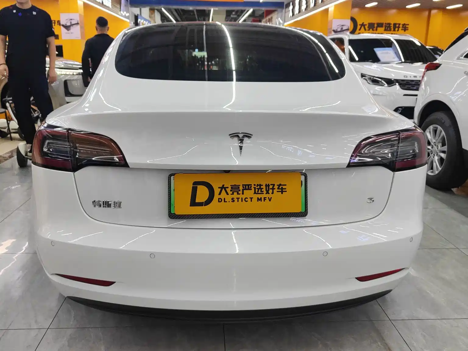 Фото 5 - Tesla Model 3