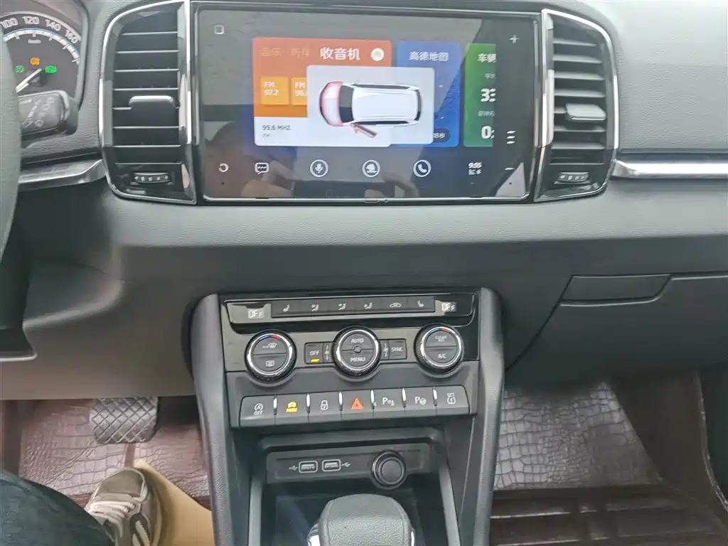 Škoda Karoq 2019 TSI280 Smart Drive Premium Edition China V фото 9