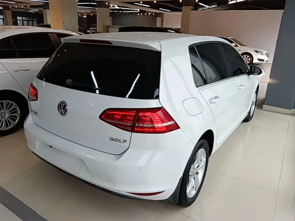 Volkswagen Golf 2015 1.6L Automatic Comfort фото 7