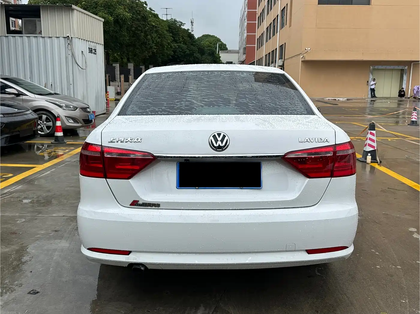 Volkswagen Lavida 2013 Facelift Classic 1.6L Automatic Trend фото 10