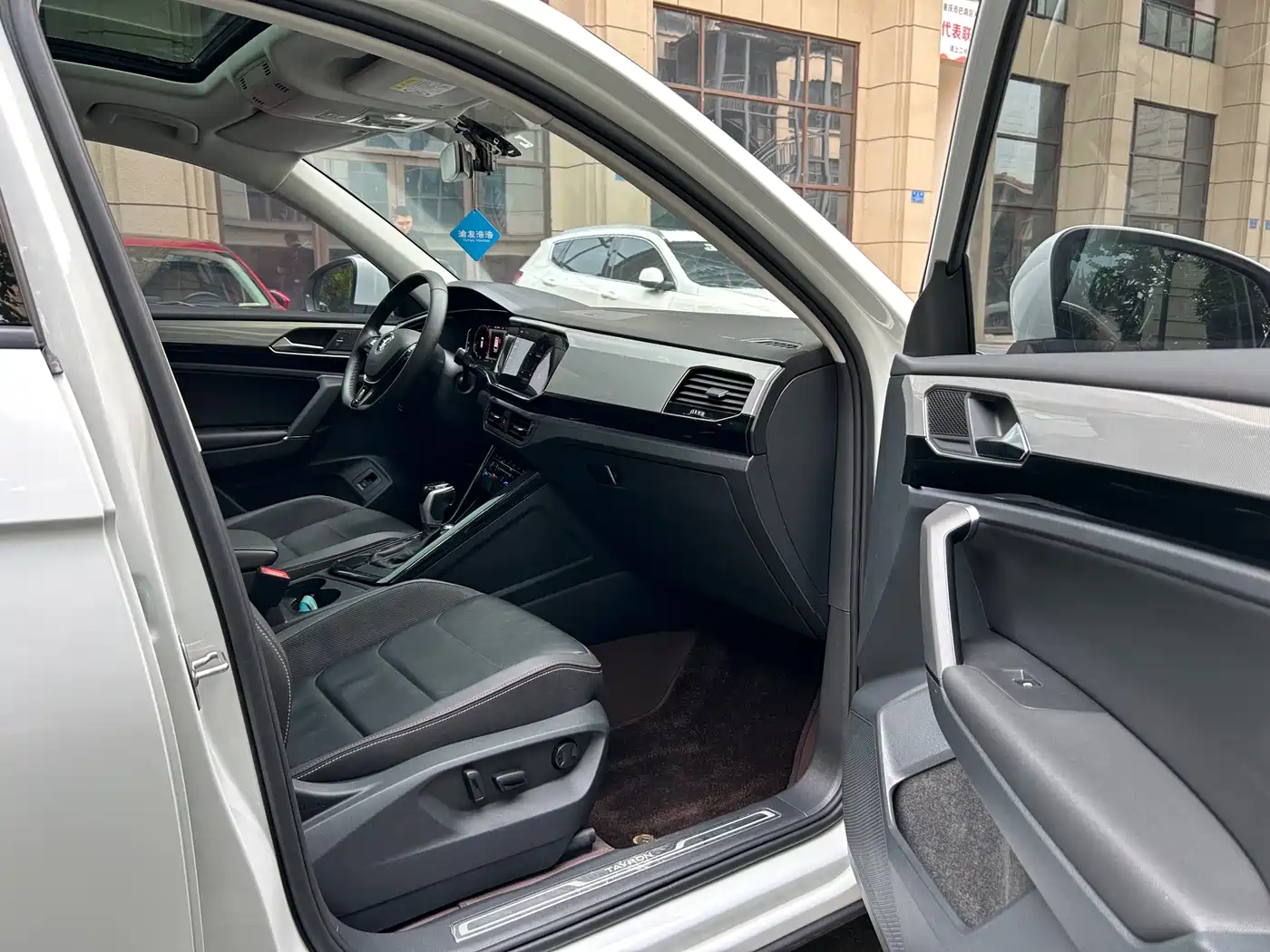 Volkswagen Tayron 2022 330TSI 2WD Luxury Smart Connect Plus фото 15