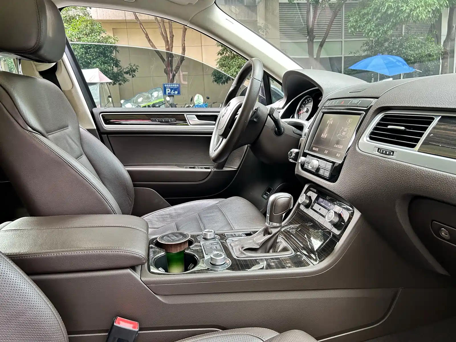 Фото 9 - Volkswagen Touareg