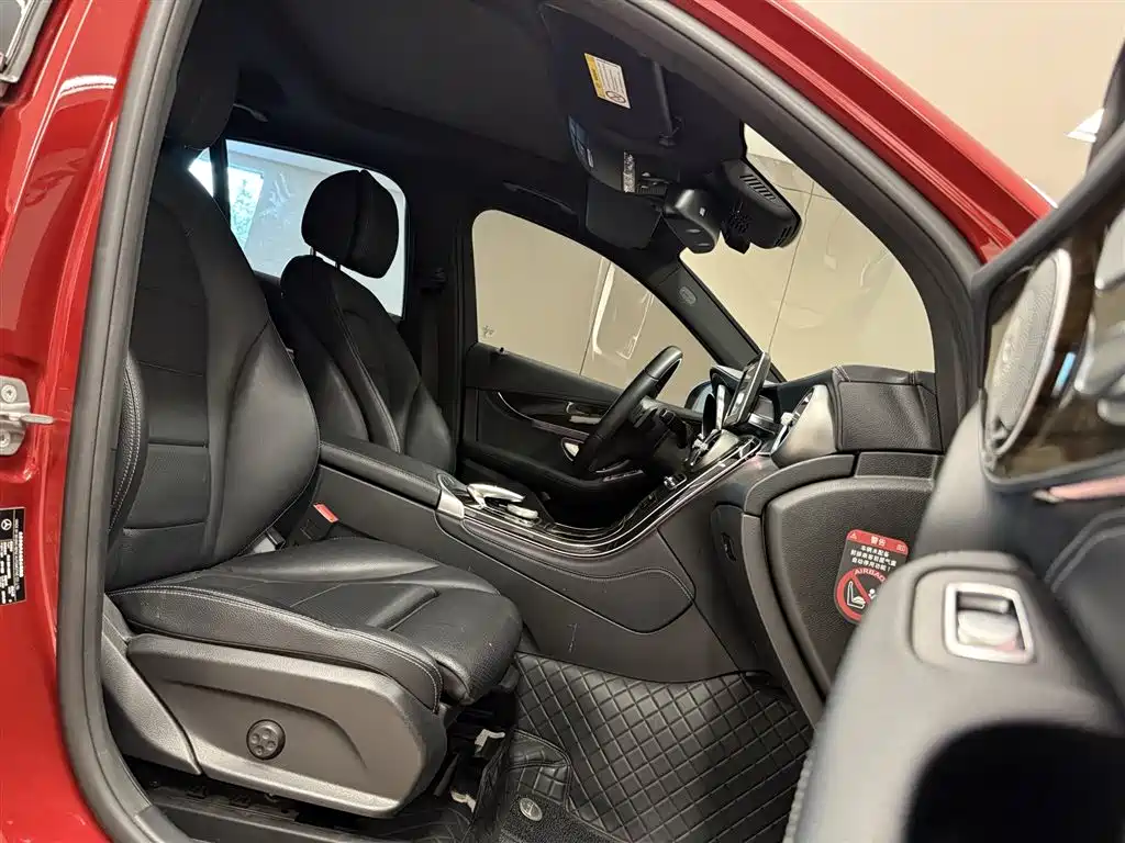 Mercedes-Benz GLC 2018 GLC 260 4MATIC Luxury фото 18