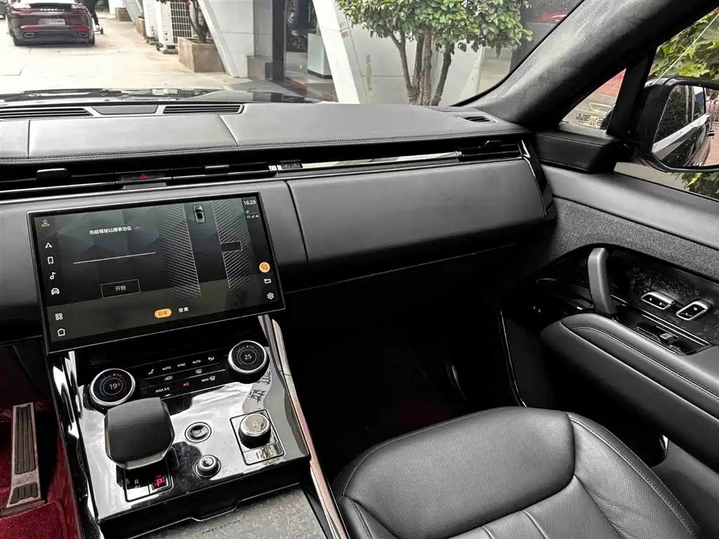 Land Rover Range Rover Sport 2023 400PS Launch Edition фото 7