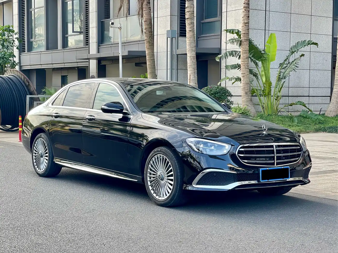 Mercedes-Benz E-Class 2019 E 300 L Sport Fashion фото 3