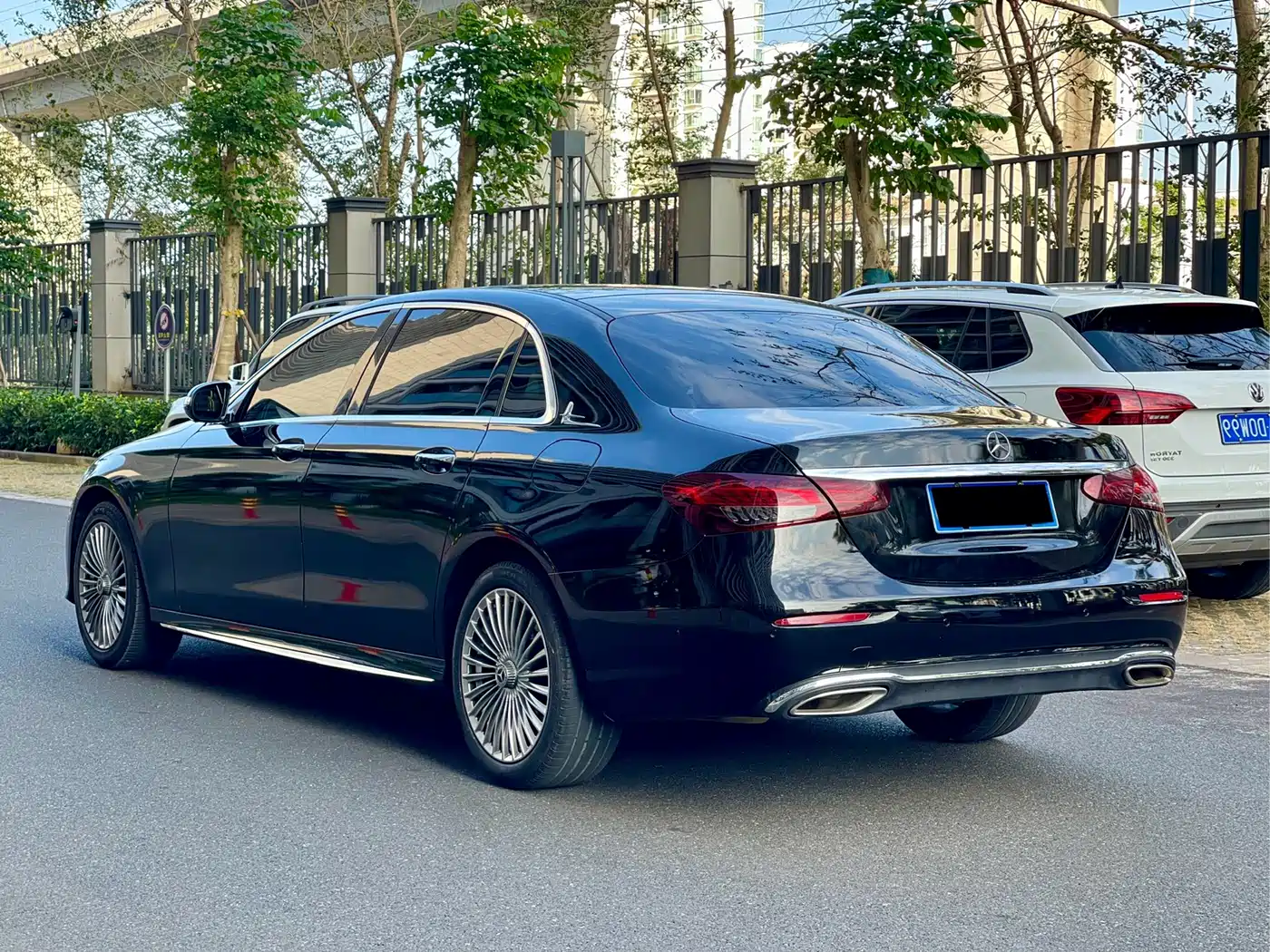 Mercedes-Benz E-Class 2019 E 300 L Sport Fashion фото 7