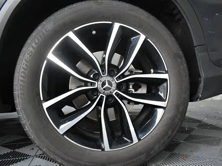 Mercedes-Benz GLC 2020 Facelift GLC 300 L 4MATIC Dynamic фото 12